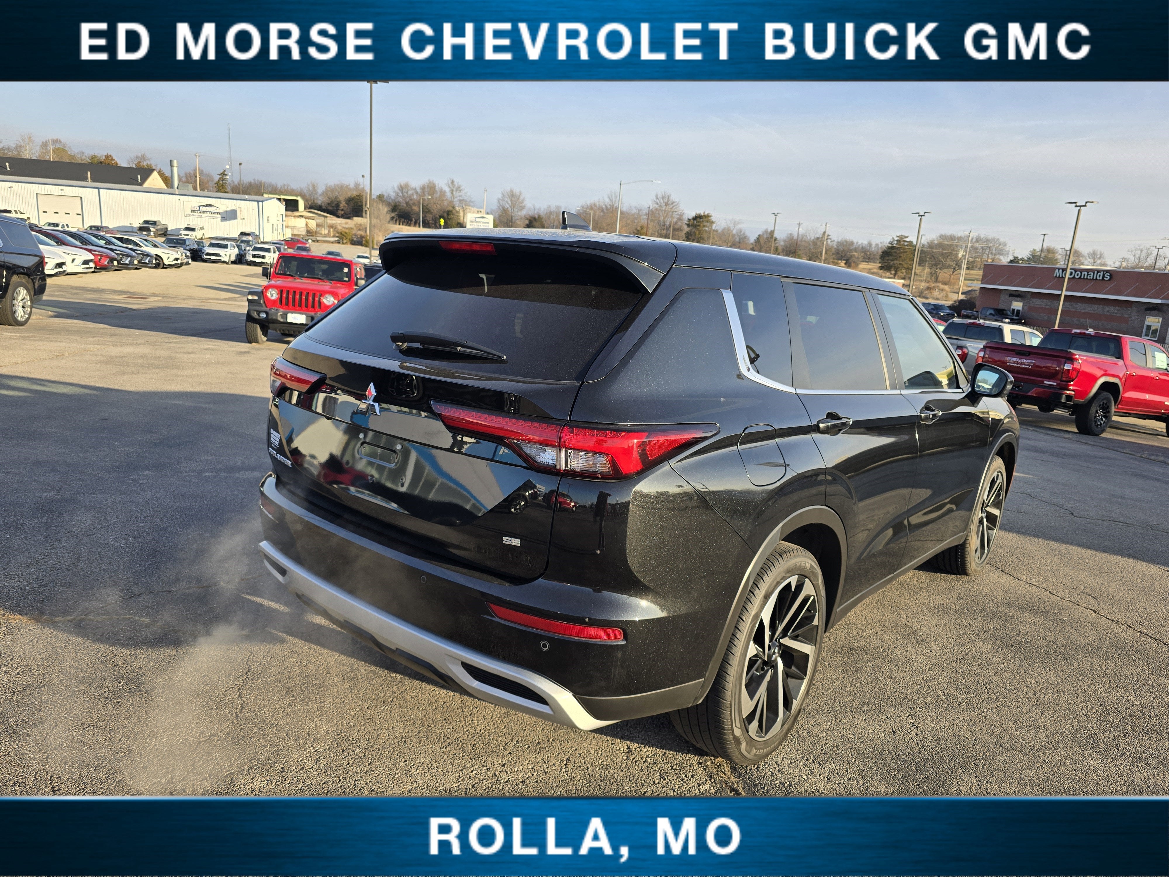 2024 Mitsubishi Outlander SE