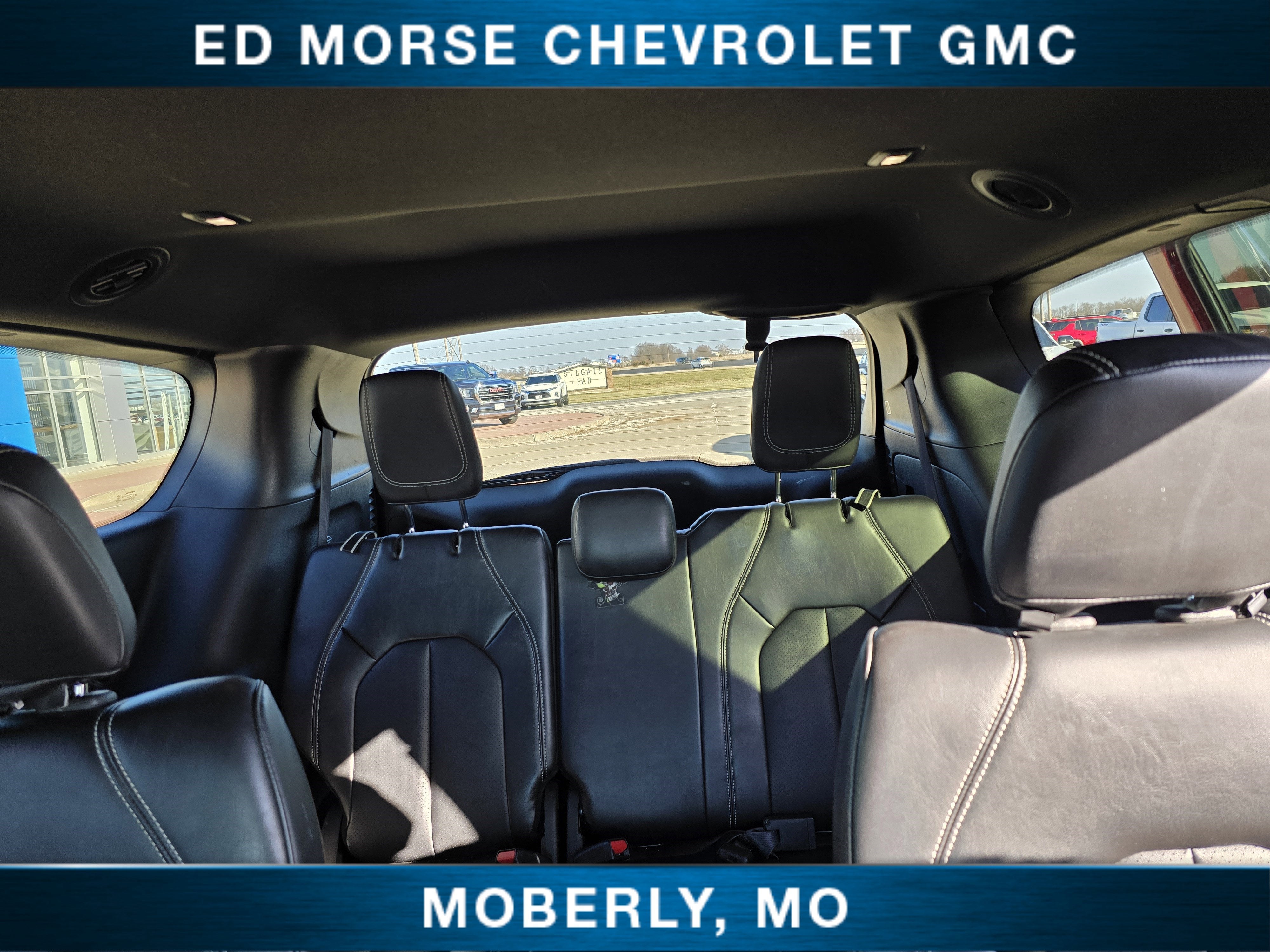 2025 Chrysler Pacifica Select
