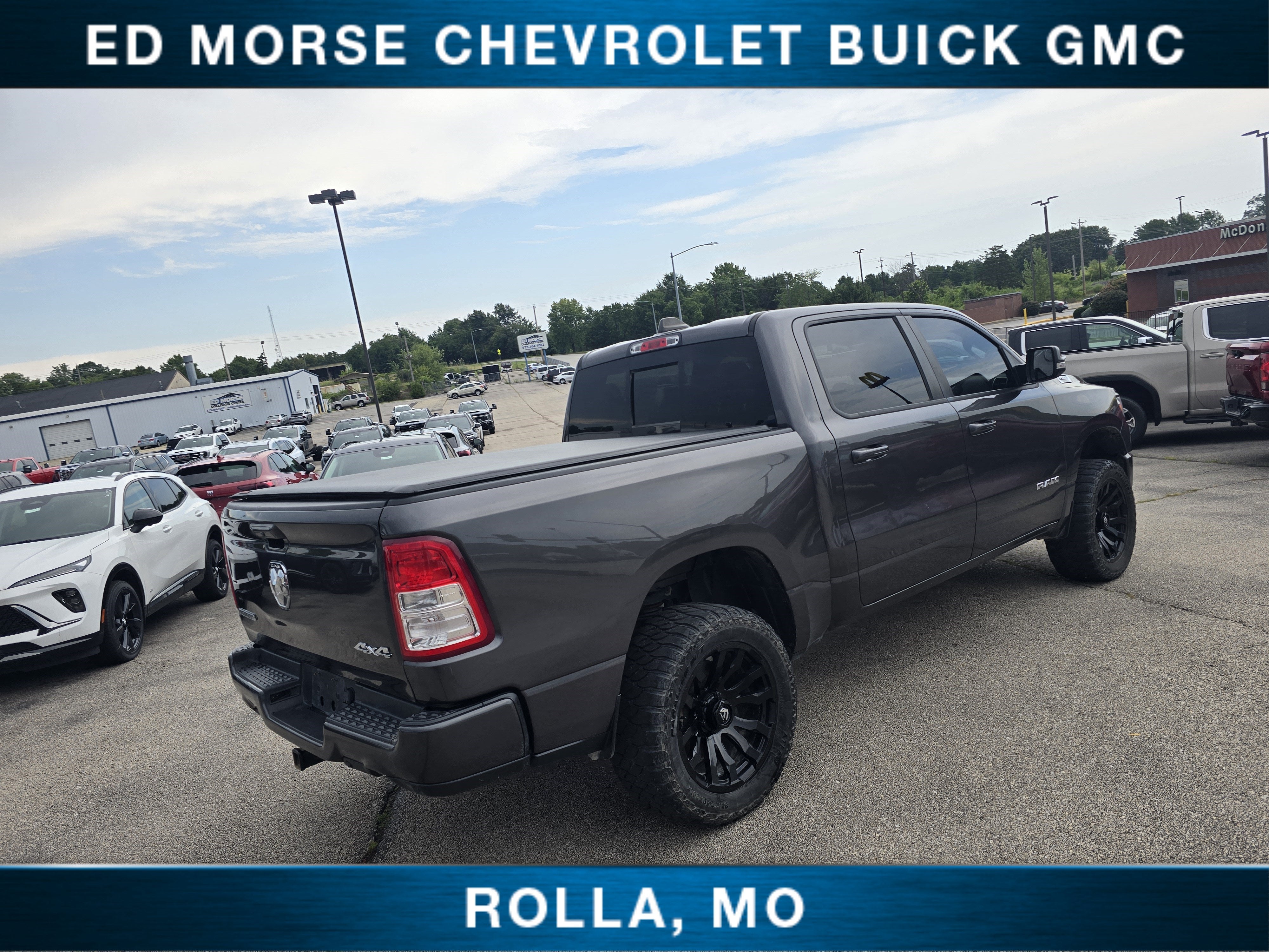 2020 RAM 1500 Big Horn Crew Cab 4x4 5'7" Box
