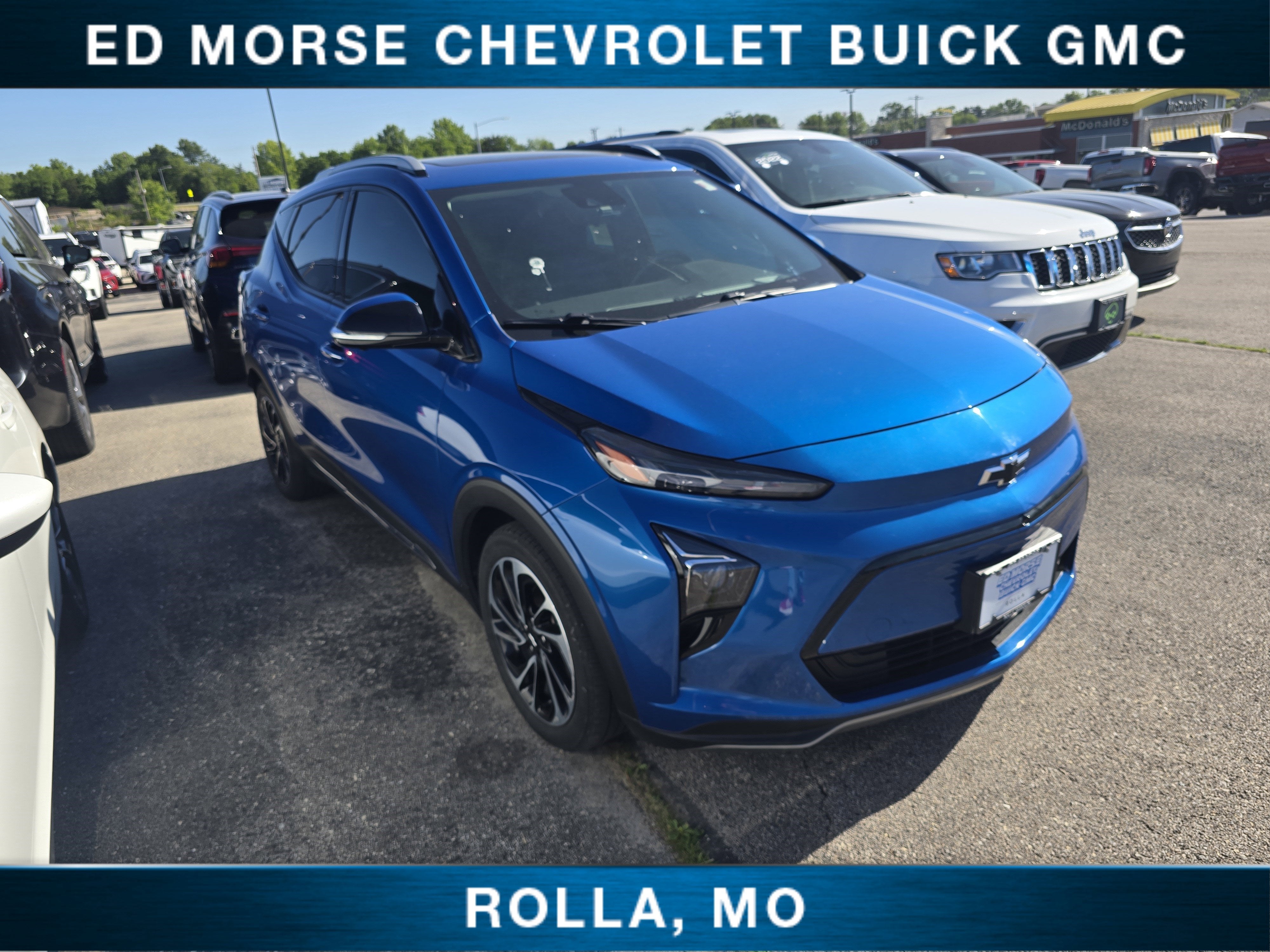2022 Chevrolet Bolt EUV Premier's photo