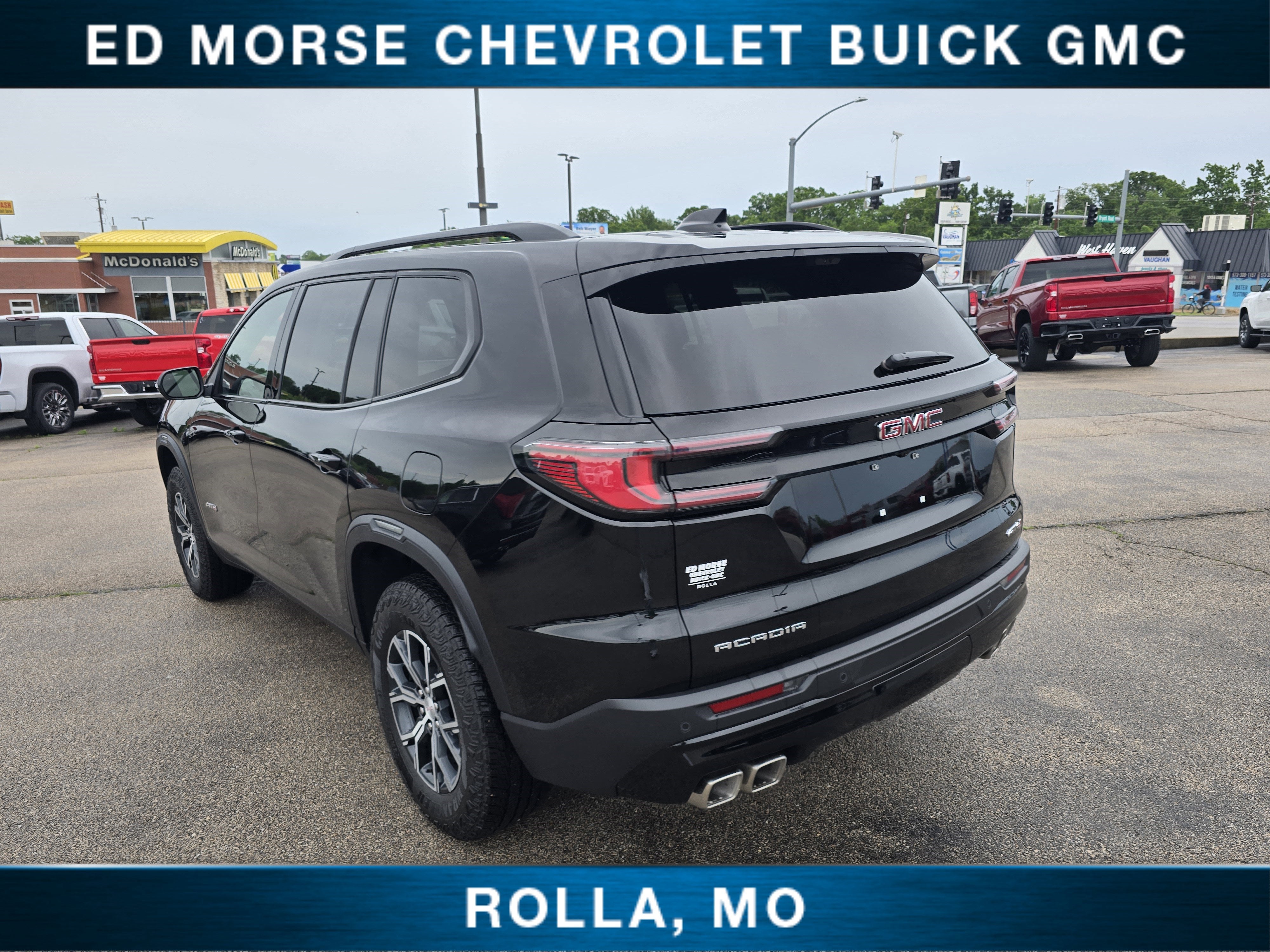 2026 GMC Acadia AT4