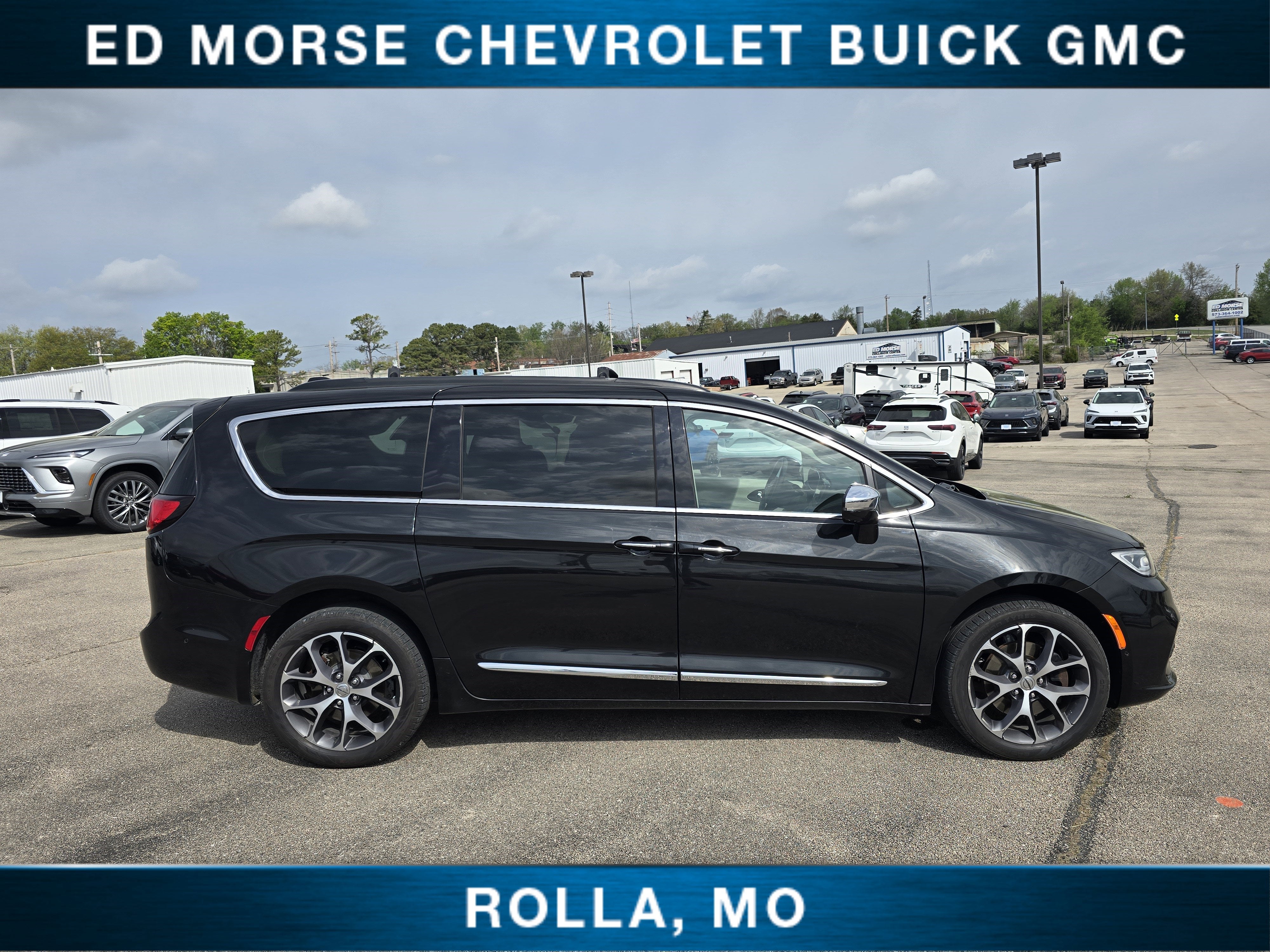 2022 Chrysler Pacifica Limited AWD