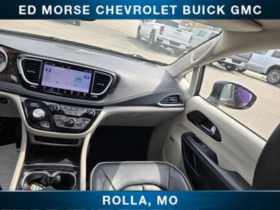 2022 Chrysler Pacifica Limited AWD