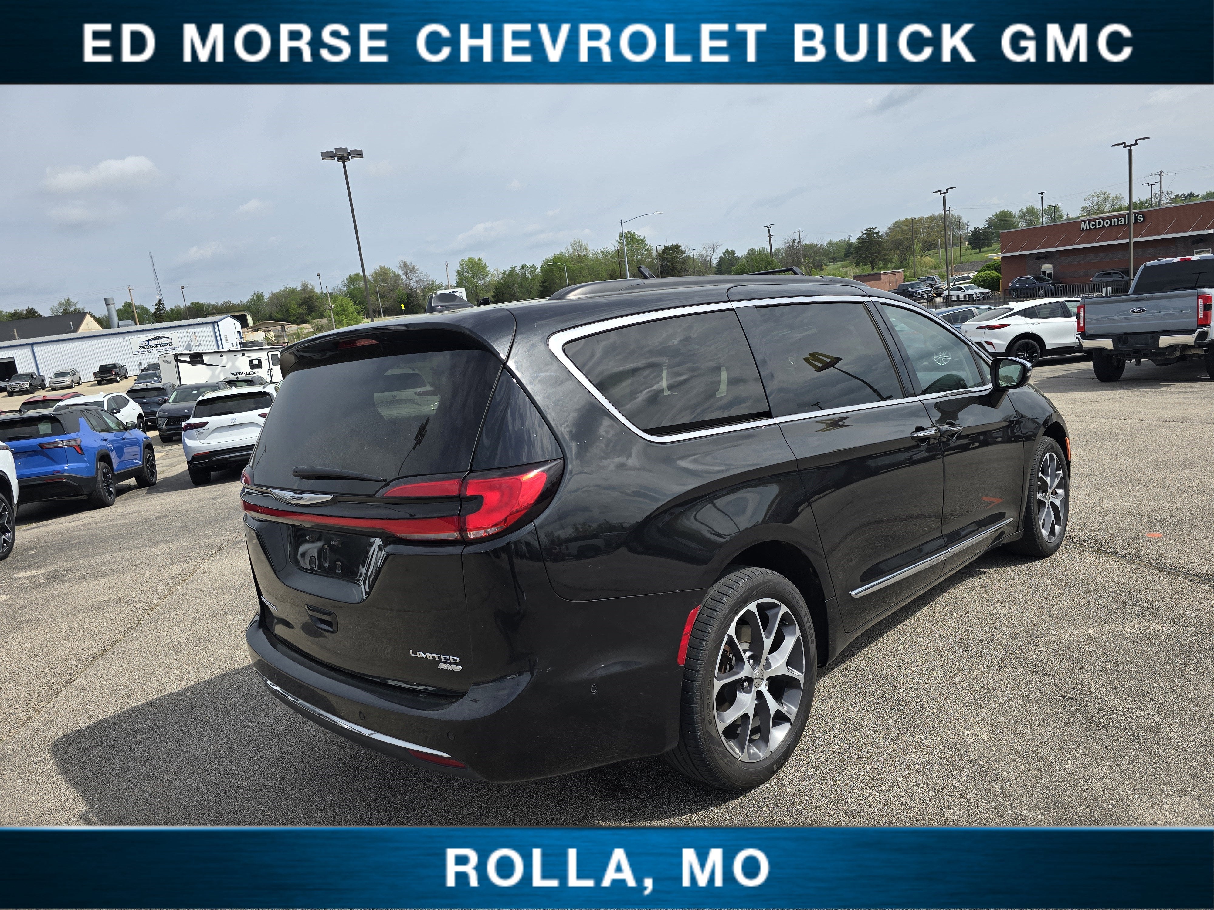 2022 Chrysler Pacifica Limited AWD
