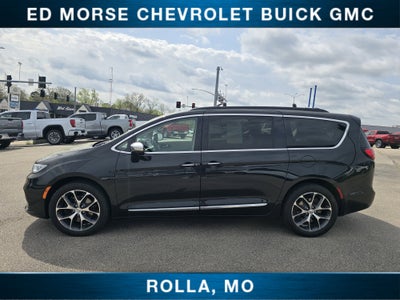 2022 Chrysler Pacifica Limited AWD