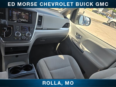 2017 Toyota Sienna LE 8 Passenger