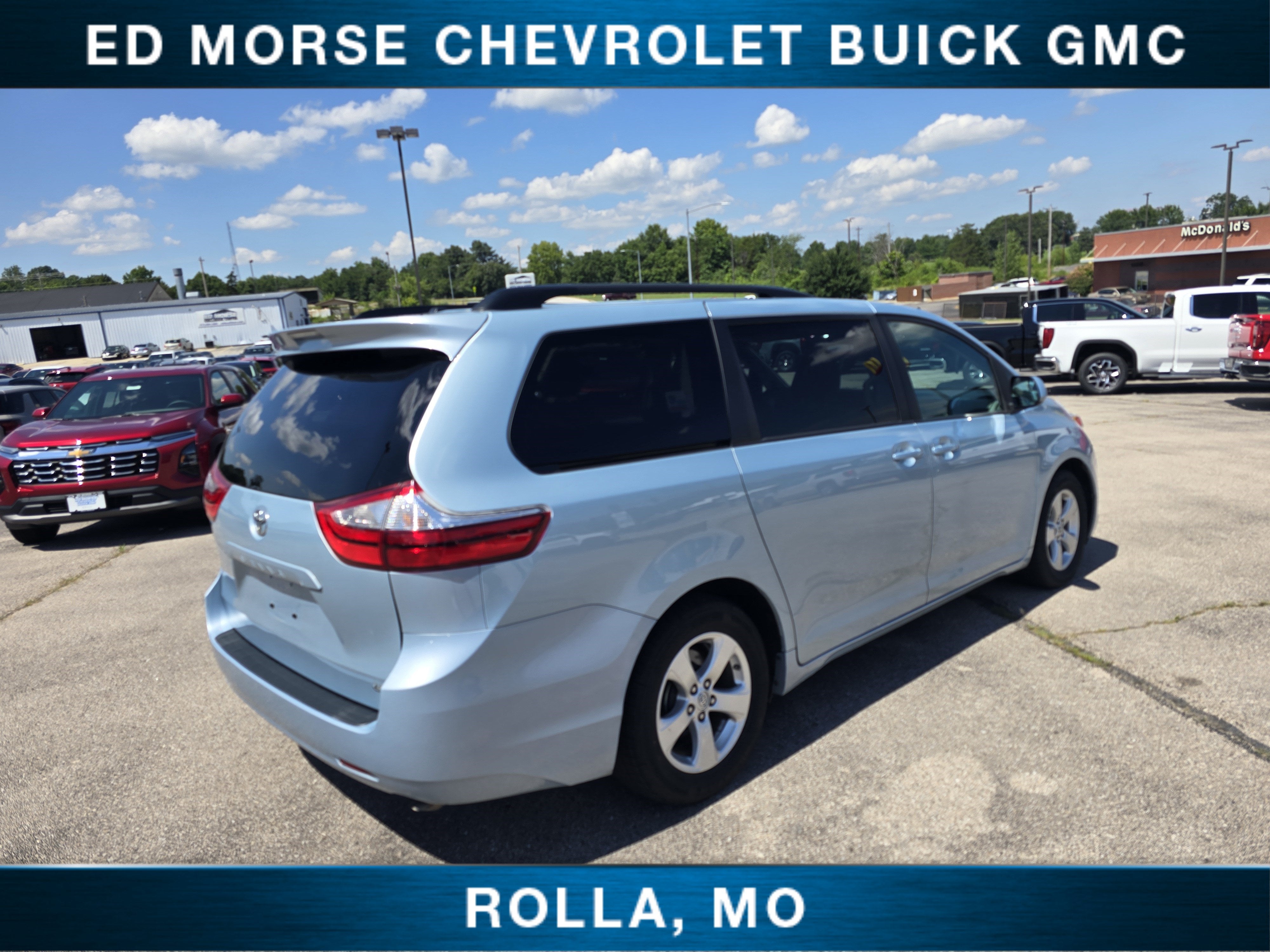 2017 Toyota Sienna LE 8 Passenger