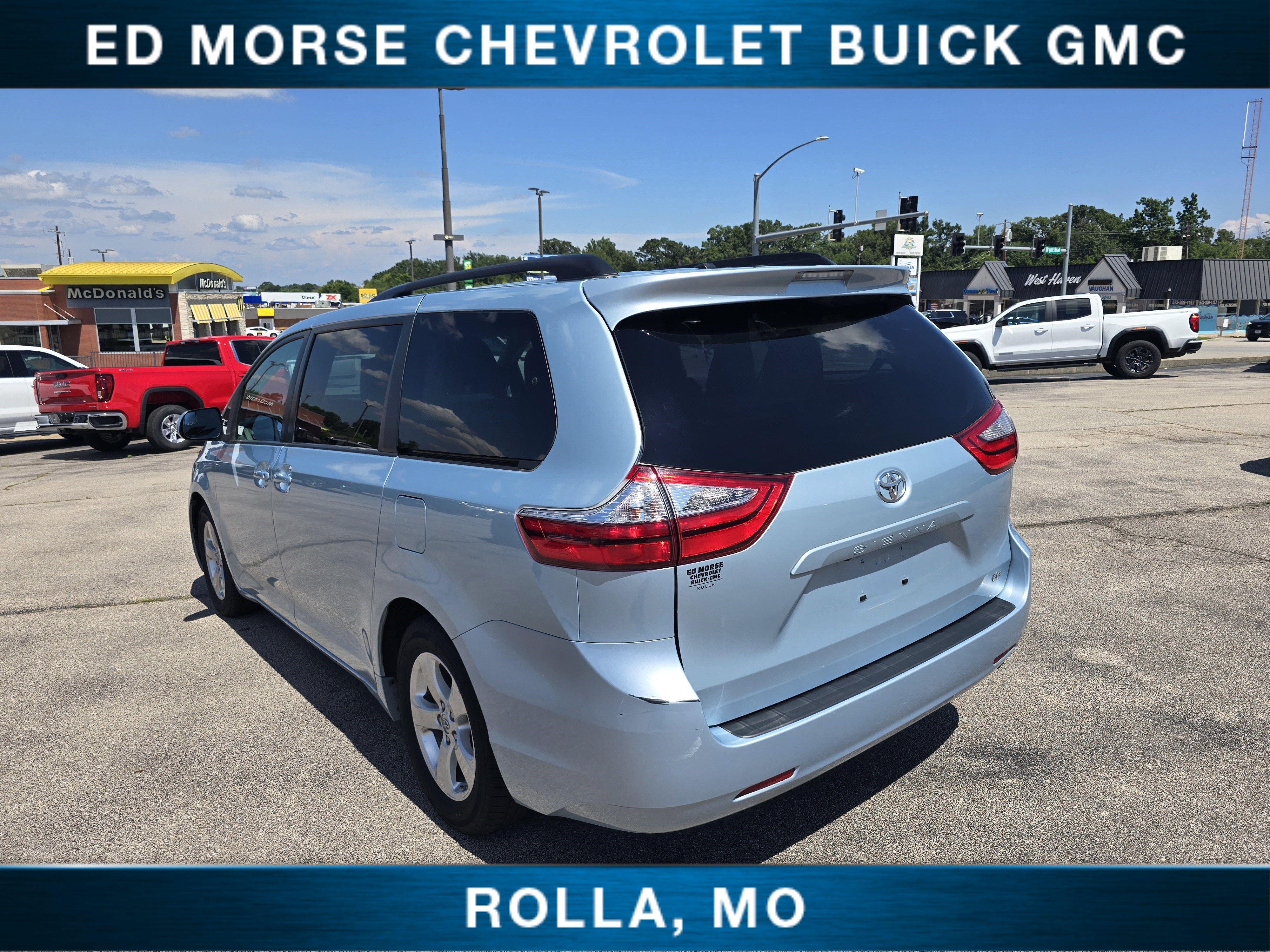 2017 Toyota Sienna LE 8 Passenger